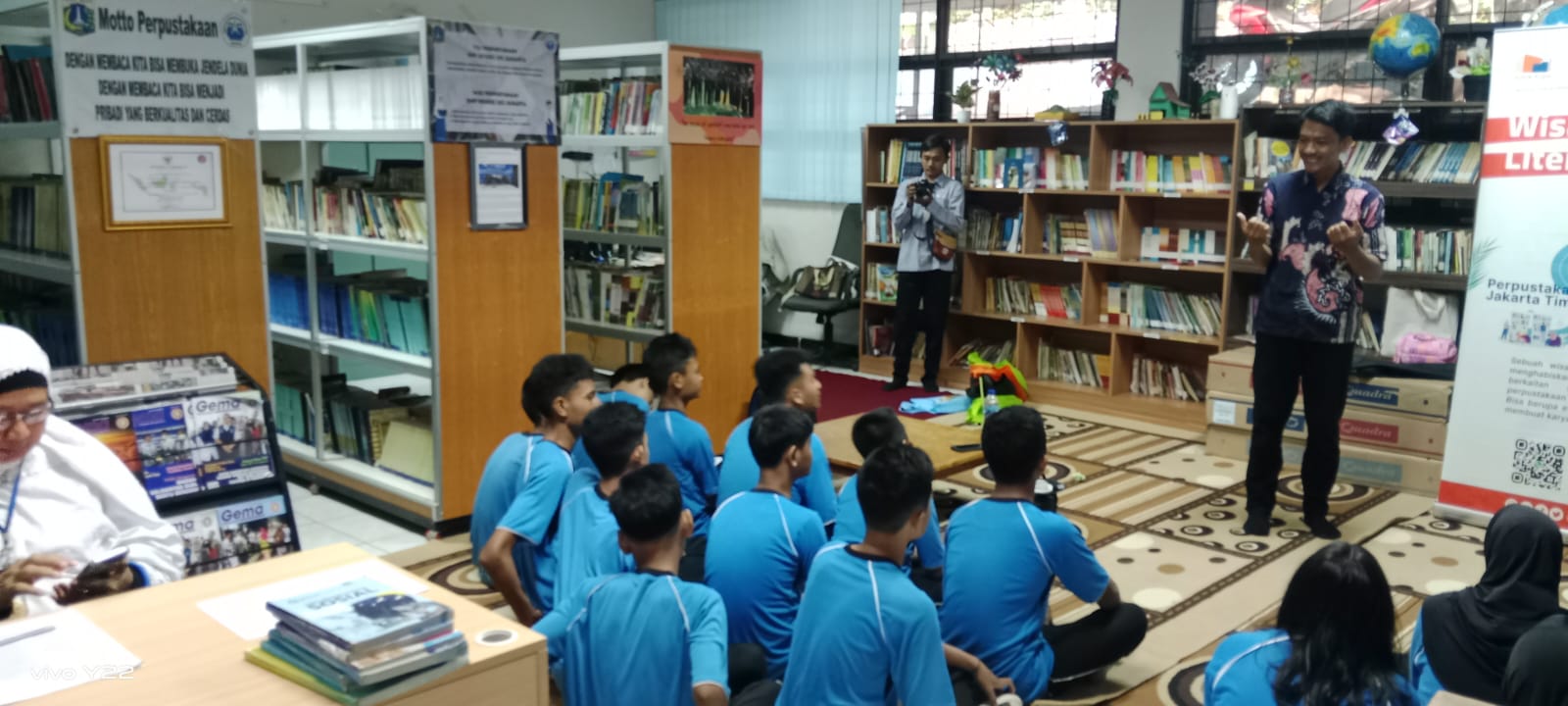 Wisata LiterAsyik Di SMP Negeri 102 Jakarta